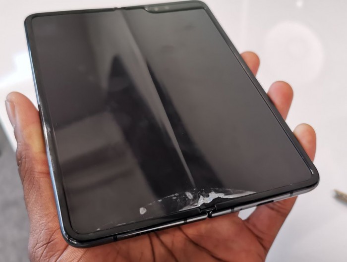 三星确定折叠屏手机Galaxy Fold将于9月上市 已修复屏幕故障问题